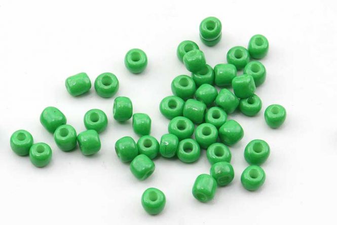 Seed beads Grøn 6/0 ca.4 mm 